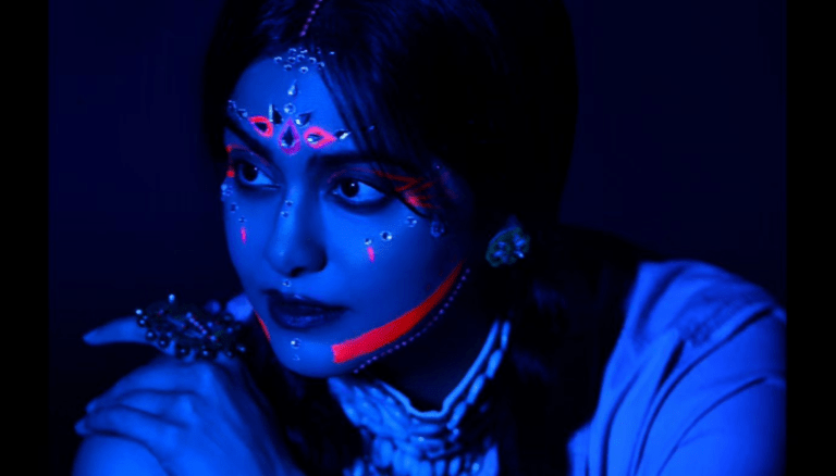 Adah Sharma is elegance personified!