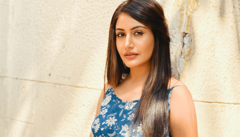 Surbhi Chandna natural beauty is mesmerizing!