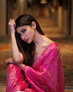 mouni roy