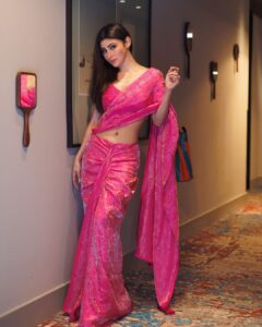 mouni roy