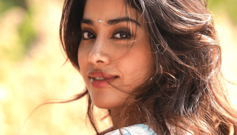 Janhvi Kapoor glow is simply stunning!