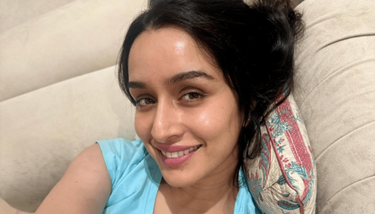 Shraddha Kapoor looks effortlessly beautiful!