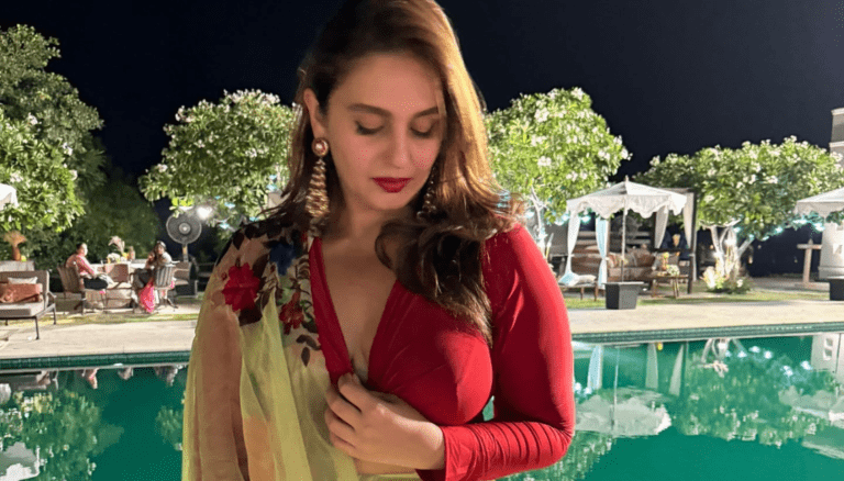 Huma Qureshi charm is undeniable!