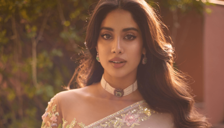 Janhvi Kapoor looks gorgeous and glamorous!