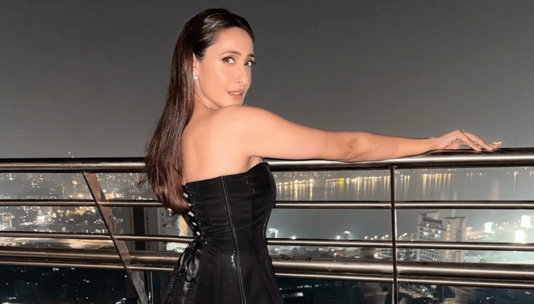 Pragya Jaiswal charm is undeniable!