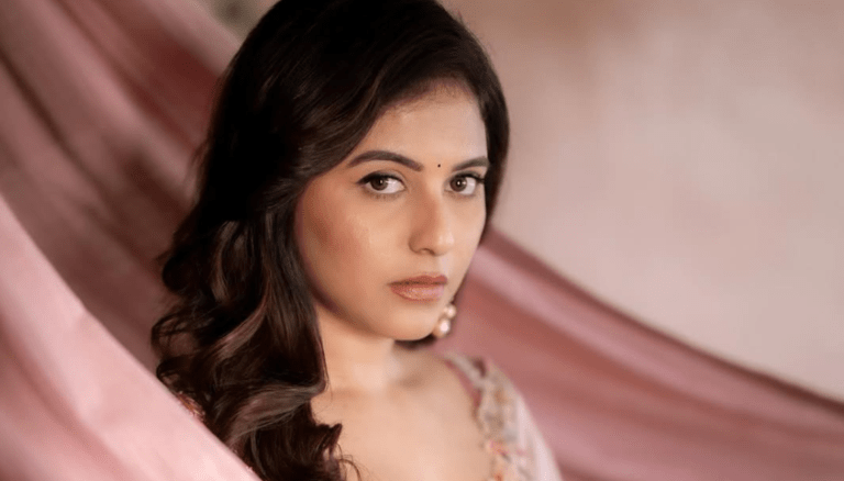 Actress Anjali latest instagram photos!