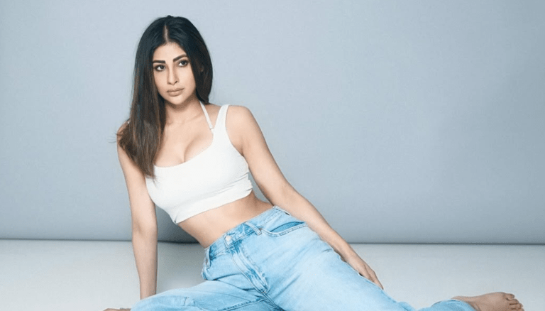 Mouni Roy looks as beautiful as ever!