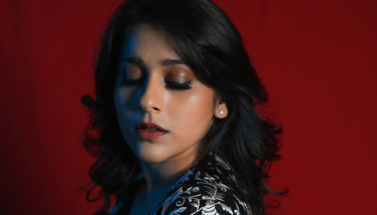Rashmi Gautam beauty is simply mesmerizing!