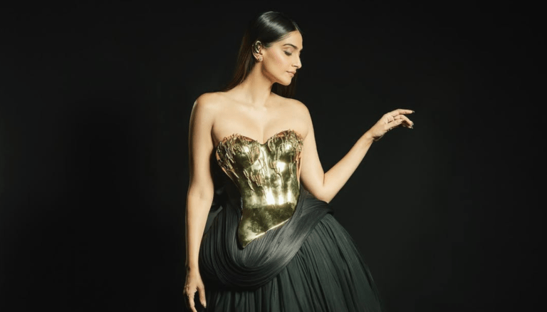 Sonam Kapoor looks effortlessly graceful!