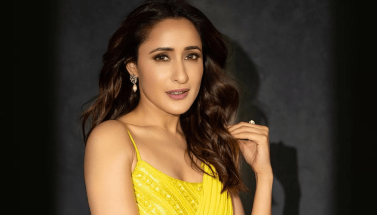 Pragya Jaiswal looks stunning in this latest look!