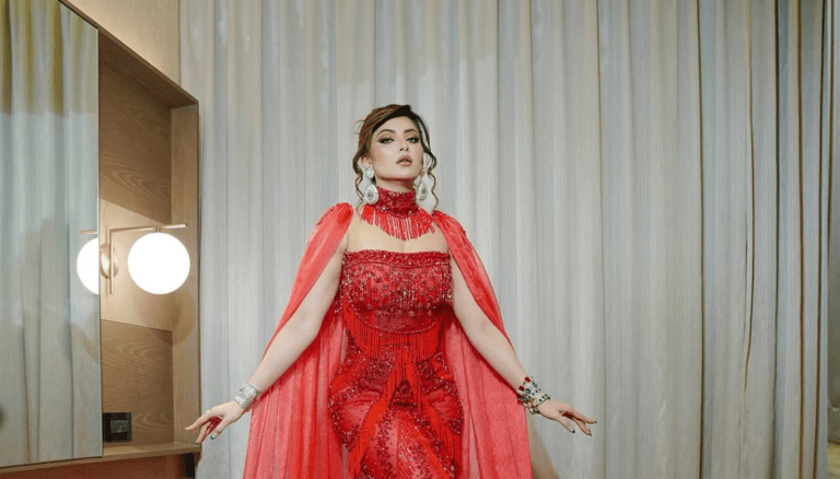 Urvashi Rautela natural beauty is unmatched!