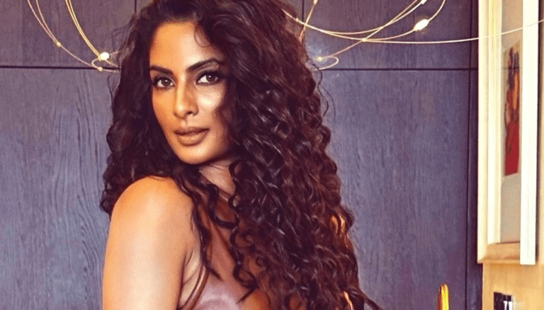 Sriya Reddy charm lights up the frame!