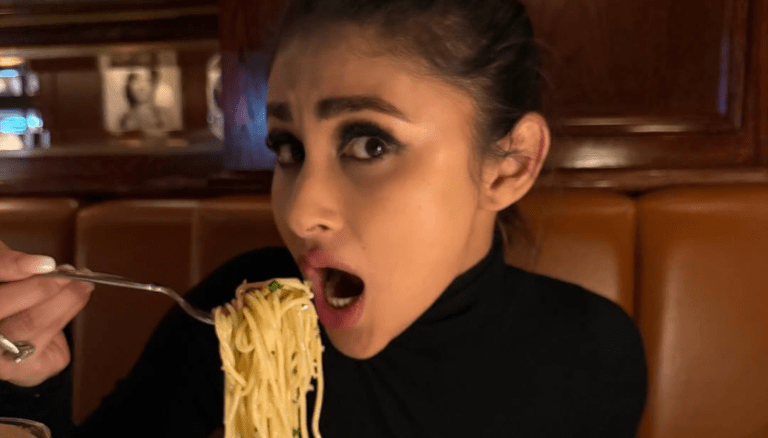 Mouni Roy looks so pretty in latest pics!