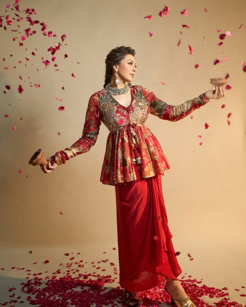 Hansika Motwani looks cute and stylish!