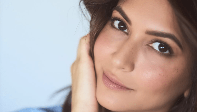 Kriti Kharbanda looks effortlessly beautiful!