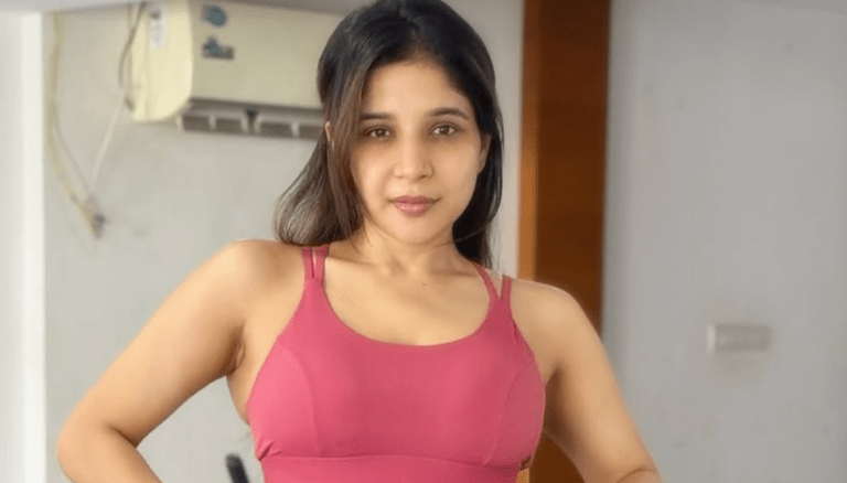 Sakshi Agarwal is looking very pretty!