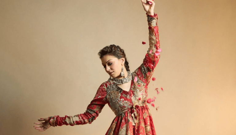 Hansika Motwani looks cute and stylish!