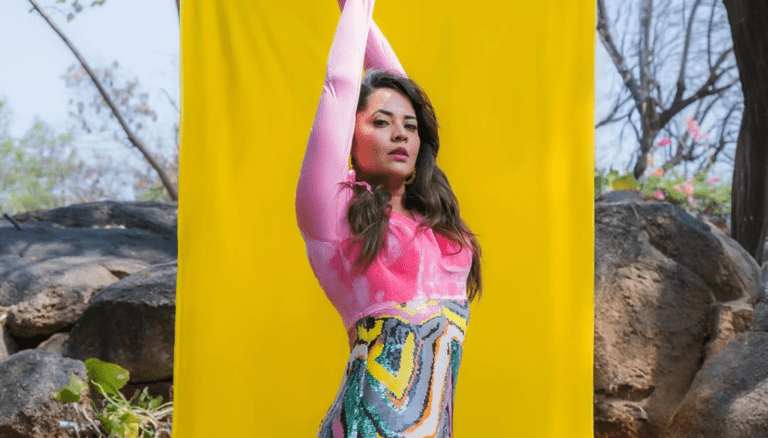 Anasuya looks simple yet beautiful!