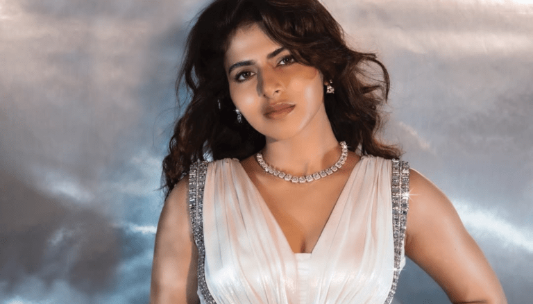 Iswarya Menon is glowing with beauty!