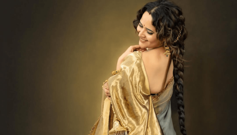 Anasuya shines bright with her gorgeous look!