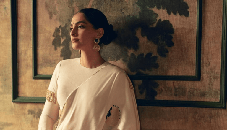 Sonam Kapoor looks simple yet beautiful!