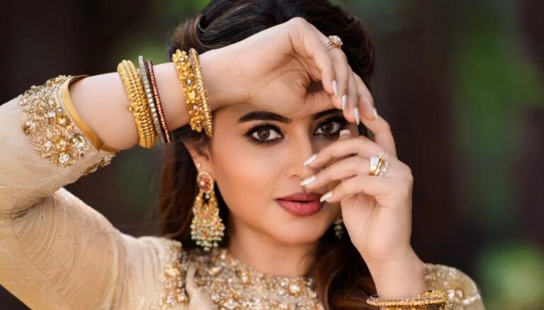 Actress Sneha Latest Cute Photos