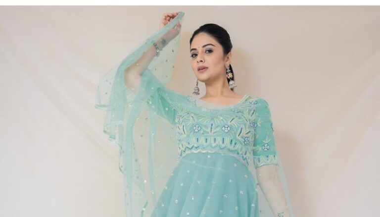 Anchor Sreemukhi Looks Beautiful in Latest Photoshoot