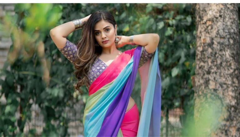 Sreemukhi looking gorgeous in saree