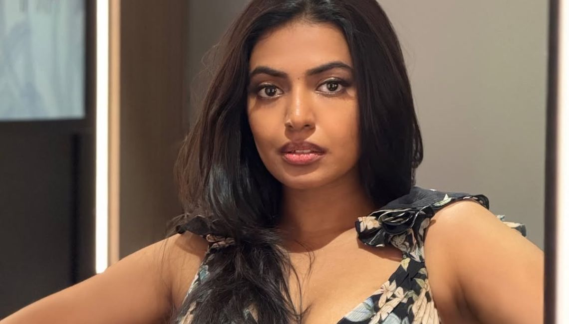 Shivani Rajashekar beautiful Insta Pics - Telugu Bullet