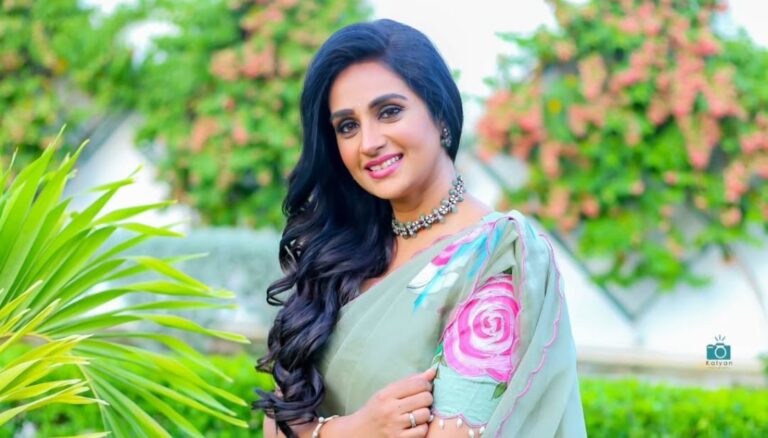 Actress Laya Gorty looking Beautiful in This saree