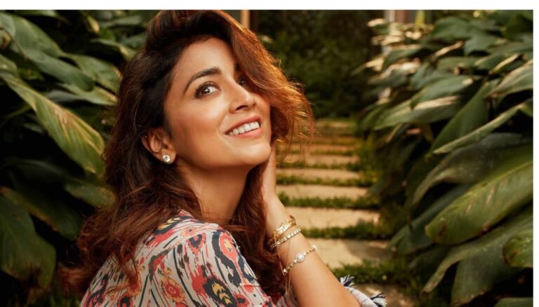 Shriya Saran looks hot in latest pics