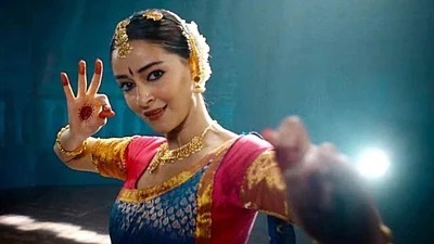 Ananya Panday faces online backlash over her dance in Chand Mera Dil