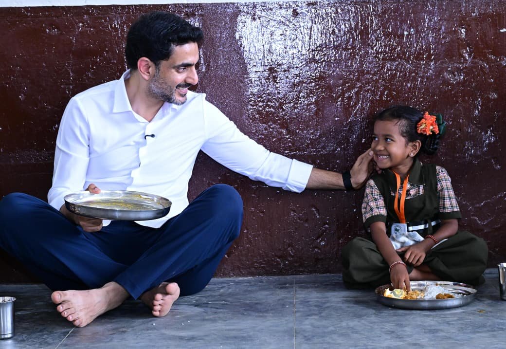 CM Chandrababu Naidu Shares Lunch with Tribal Students at Mega PTM 4.0
