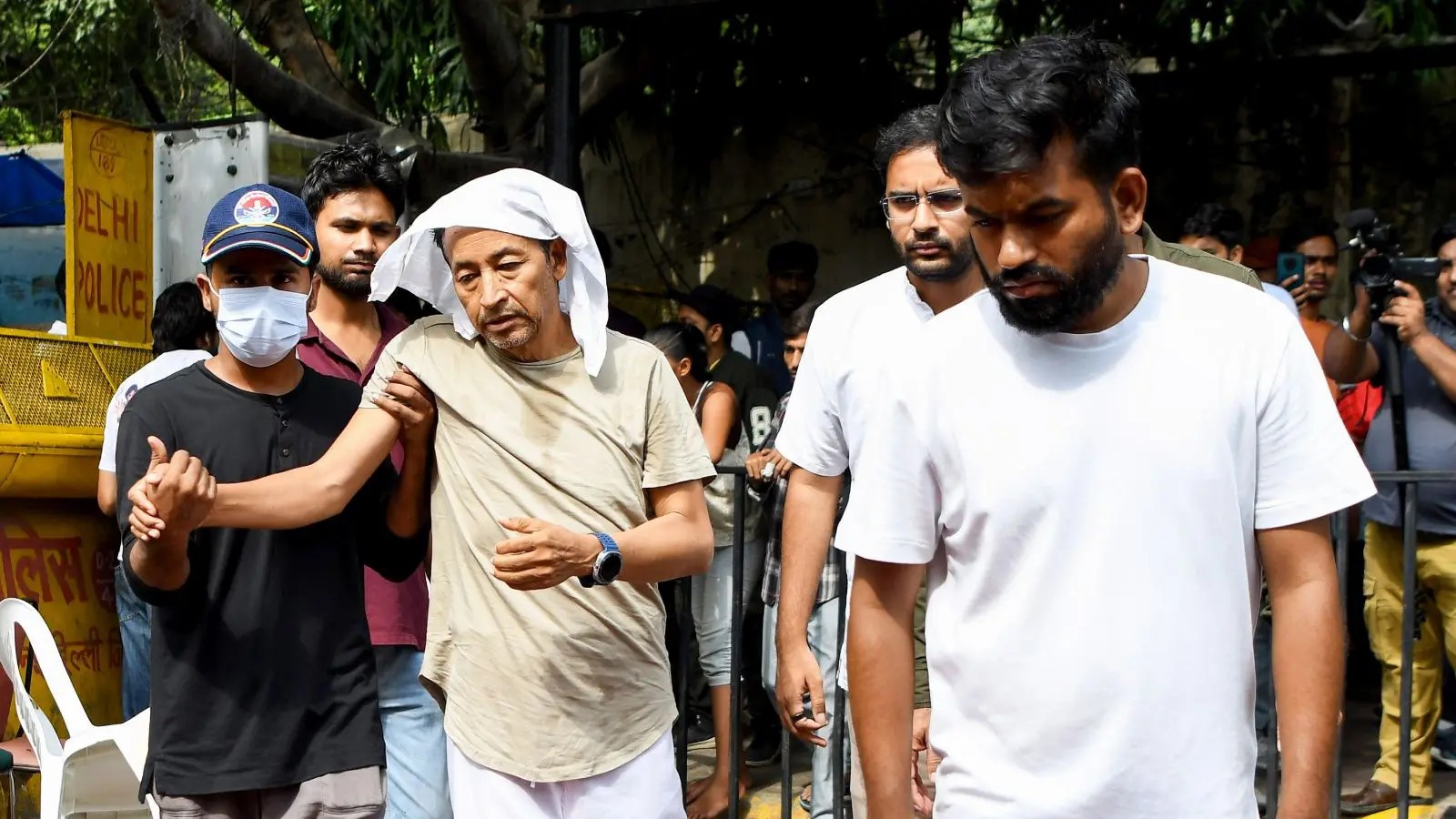 Sonam Wangchuk Hunger Strike Ends After Delhi Police Shift Him to Hospital