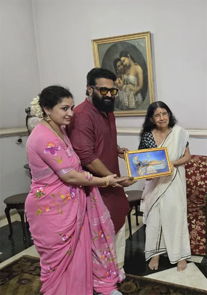 Rishab Shetty and Pragathi Shetty Receive Royal Welcome in Thiruvananthapuram